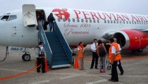 peruvian-airlines-plane-in-iquitos