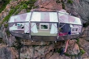 skylodge-adventure-suites-natura-vive-glass-pods-peru-designboom-04
